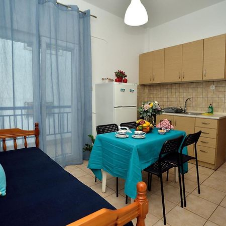 נאה פוטידאה Maria Konstantinidis Apartments מראה חיצוני תמונה